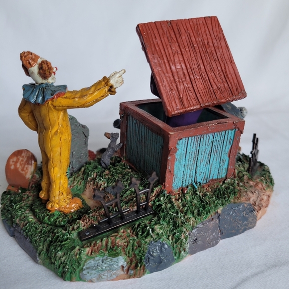 Lemax Spooky Town Retired 2013 Jack in the Box 33021 Halloween Village 6x4x4 - Picture 4 of 5